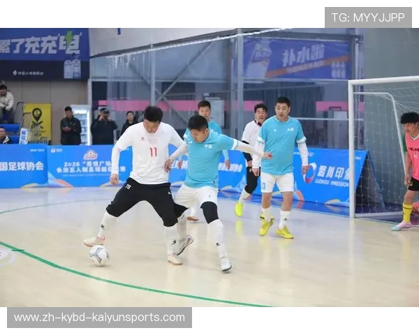 足球比赛中的后场防守与整体协调